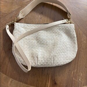 Clare V. Moyen Messenger